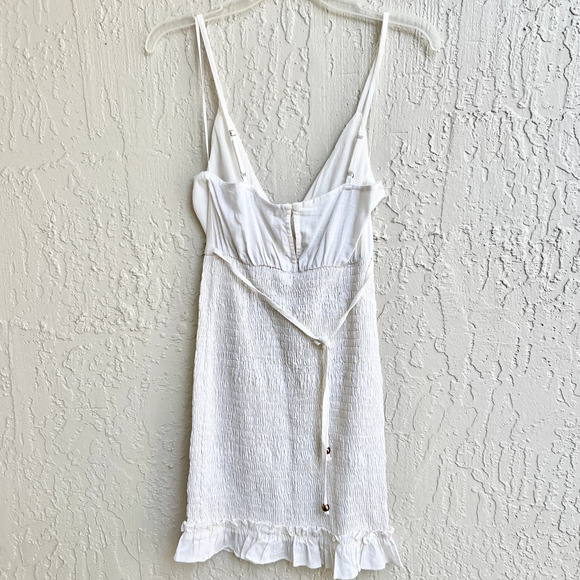 NWT Sky Blush Sleeveless Linen Smocked Ruffle V Neck Mini Dress White Size Small - Picture 3 of 7